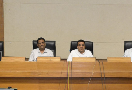 Gujarat govt turns focus to facilitators, fake document networks after migrant detentions (Lead) Gujarat govt turns focus to facilitators, fake document networks after migrant detentions (Lead)