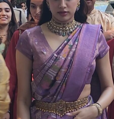 Janhvi Kapoor seeks divine blessings at Srivari Temple on ‘Peddi’ release