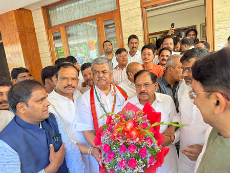 Those after power go with Shivakumar; those who want to strengthen party join me: K’taka Cong Chief Hariprasad