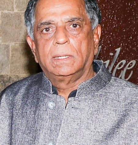 Govinda, Farhan Akhtar, Shatrughan Sinha, others attend last rites of Pahlaj Nihalani