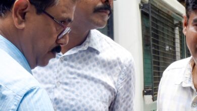 Bengal: Ex-minister faces protest, eggs thrown at him in Kolkata court