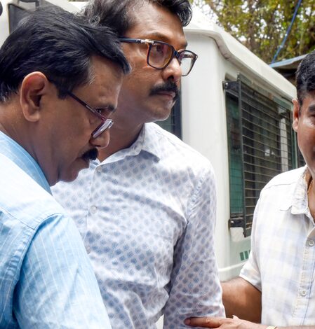 Bengal: Ex-minister faces protest, eggs thrown at him in Kolkata court Bengal: Ex-minister faces protest, eggs thrown at him in Kolkata court