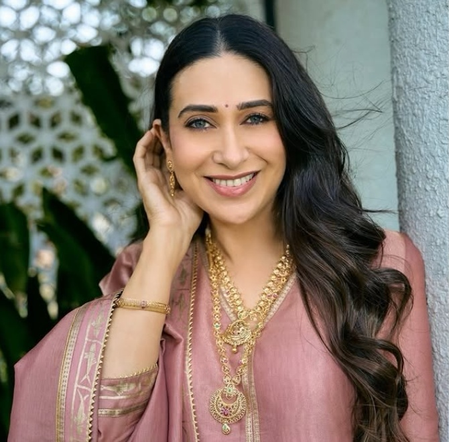 Karisma Kapoor recalls watching Rishi Kapoor’s iconic song‘Dafli Wale’ in theatres as a child