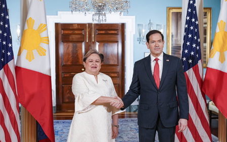 US, Philippines deepen ties amid China tensions