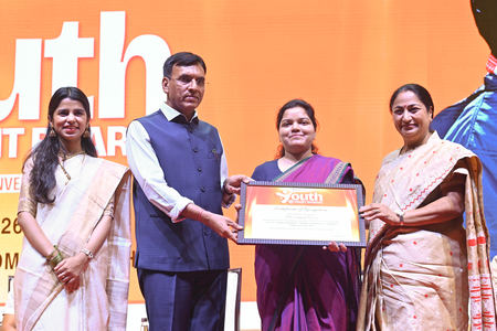 Delhi CM Rekha Gupta joins ‘Youth for Viksit Bharat Convention’ Delhi CM Rekha Gupta joins ‘Youth for Viksit Bharat Convention’