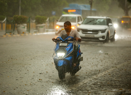 Delhi-NCR likely to receive monsoon between June 25-30; rain brings temporary relief, AQI remains poor Delhi-NCR likely to receive monsoon between June 25-30; rain brings temporary relief, AQI remains poor