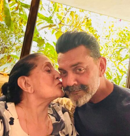Sunny Deol captures a lovely moment of brother Bobby getting showered with love by their mom