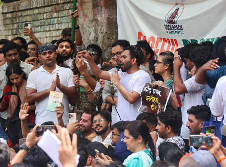 CM Fadnavis attacks Jantar Mantar protest, calls it a platform for anarchy CM Fadnavis attacks Jantar Mantar protest, calls it a platform for anarchy
