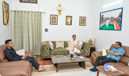 Amid crisis in Trinamool, Mamata Banerjee, Abhishek Banerjee to attend INDIA bloc meet today Amid crisis in Trinamool, Mamata Banerjee, Abhishek Banerjee to attend INDIA bloc meet today