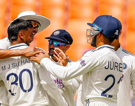 One-off Test: Suthar claims maiden wicket as Afghanistan reach 28/1 at tea, trail India by 536 runs One-off Test: Suthar claims maiden wicket as Afghanistan reach 28/1 at tea, trail India by 536 runs