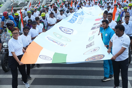 Thousands join Fit India Sundays on cycle as Telangana marks World Bicycle Day Thousands join Fit India Sundays on cycle as Telangana marks World Bicycle Day
