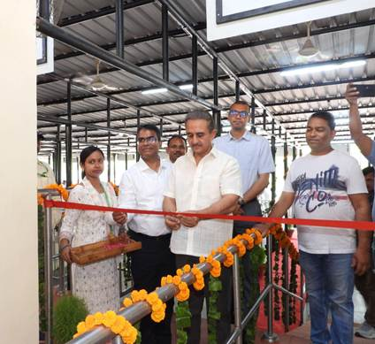 Environment MoS Kirti Vardhan Singh launches app at Delhi zoo Environment MoS Kirti Vardhan Singh launches app at Delhi zoo