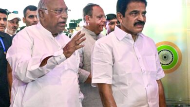 Senior Congress leaders to discuss political developments tomorrow