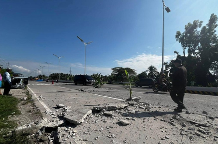 7.8 offshore earthquake shakes Philippines; tsunami warning issued 7.8 offshore earthquake shakes Philippines; tsunami warning issued
