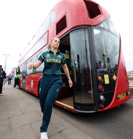 Australia captain Molinuex says losing the tag of defending champions can ‘free them up if they harness it’ Australia captain Molinuex says losing the tag of defending champions can ‘free them up if they harness it’
