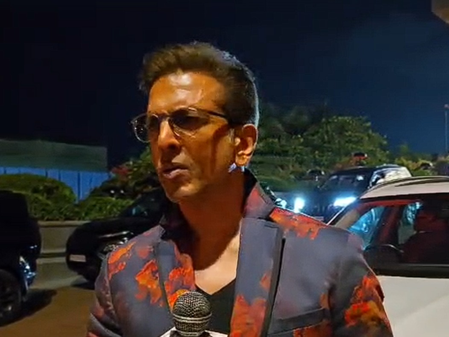 Jaaved Jaaferi distances himself from Ranveer Singh-Farhan Akhtar feud, saying, ‘I am not his secretary’ Jaaved Jaaferi distances himself from Ranveer Singh-Farhan Akhtar feud, saying, ‘I am not his secretary’