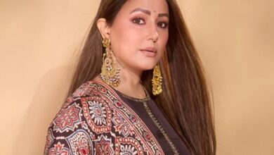 Hina Khan asks fans to be ‘kind and graceful’ amidst online war with Shilpa Shinde Hina Khan asks fans to be ‘kind and graceful’ amidst online war with Shilpa Shinde