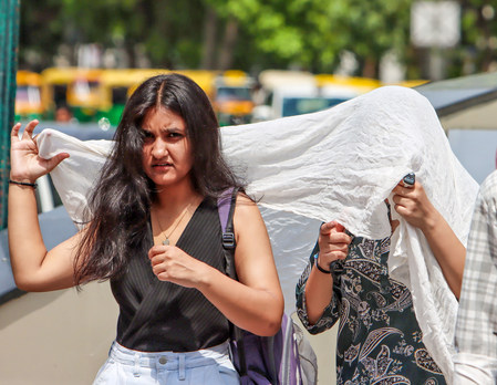 Delhi-NCR to swelter at 44 degrees as monsoon advances across India; rain likely later this week Delhi-NCR to swelter at 44 degrees as monsoon advances across India; rain likely later this week
