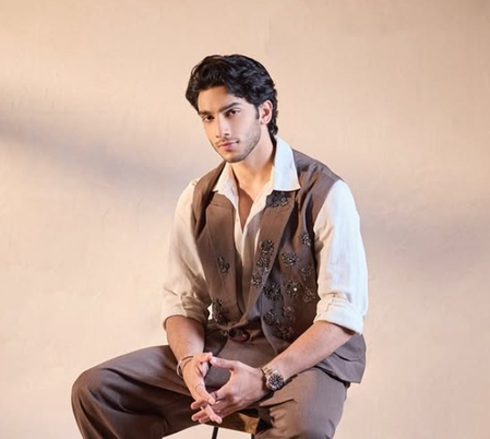 Vedang Raina to romance another girl alongside Naomika Saran in upcoming film Vedang Raina to romance another girl alongside Naomika Saran in upcoming film