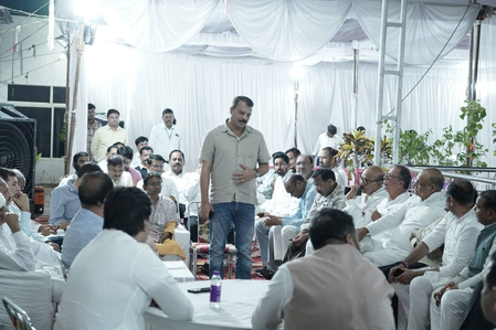 Cong rushing MLAs to K’taka to avert cross-voting in high-stakes MP Rajya Sabha polls Cong rushing MLAs to K’taka to avert cross-voting in high-stakes MP Rajya Sabha polls