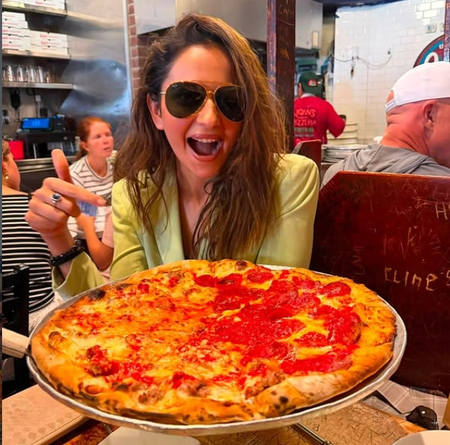 Rakul Preet Singh enjoys New York food crawl with hubby Jackky Bhagnani Rakul Preet Singh enjoys New York food crawl with hubby Jackky Bhagnani