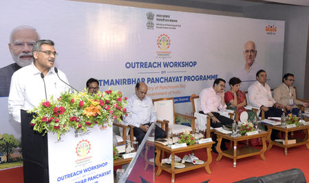 Gujarat sets goal of expanding self-reliant Panchayat model across more than 14,000 villages Gujarat sets goal of expanding self-reliant Panchayat model across more than 14,000 villages