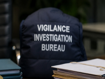 Bihar: Village head held in Samastipur for allegedly taking Rs 1.20 lakh bribe Bihar: Village head held in Samastipur for allegedly taking Rs 1.20 lakh bribe