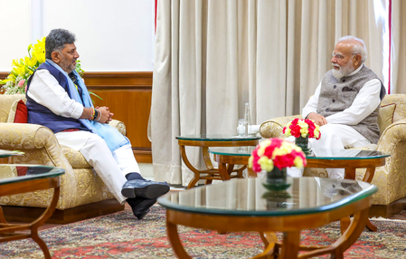 Shivakumar pushes for Mekedatu, AIIMS Raichur & 18 key projects in submission to PM