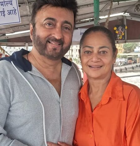 Zarina Wahab relives ‘Chitchor’ days with Master Raju Zarina Wahab relives ‘Chitchor’ days with Master Raju