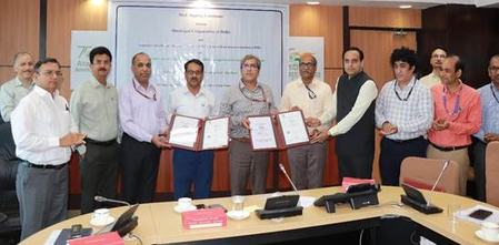 Delhi: MCD ropes in CRRI for new tech, instant pothole repair material Delhi: MCD ropes in CRRI for new tech, instant pothole repair material