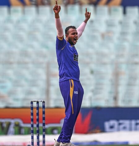 Bengal T20 League: Rishabh, Saksham, and Toufik help Murshidabad Kings register first win of Season 3 Bengal T20 League: Rishabh, Saksham, and Toufik help Murshidabad Kings register first win of Season 3