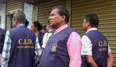 CID reaches Abhishek Banerjee’s residence with notice in pre-poll violence case CID reaches Abhishek Banerjee’s residence with notice in pre-poll violence case