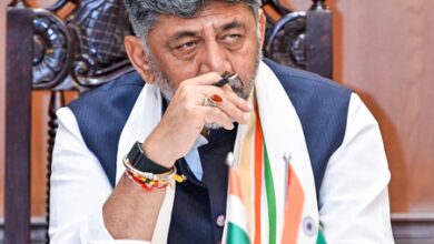 K’taka: Seers urge Shivakumar to provide security to Pranavanandaram Swamiji K’taka: Seers urge Shivakumar to provide security to Pranavanandaram Swamiji