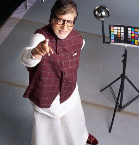 Big B packs up workday with 12 short films, 2 still shoots: Work is work Big B packs up workday with 12 short films, 2 still shoots: Work is work