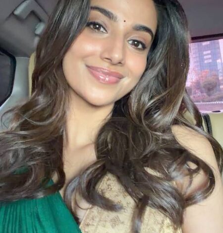 Meenakshi Chaudhary cautions public about imposter trying to con people! Meenakshi Chaudhary cautions public about imposter trying to con people!
