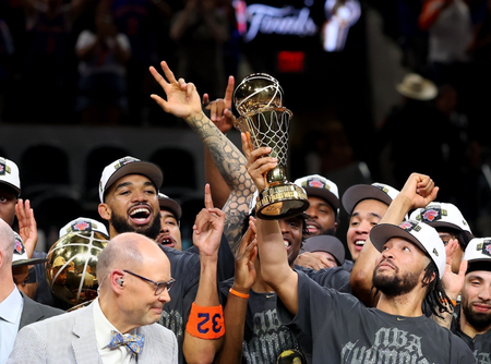 Knicks’ long-awaited NBA title sparks massive chaos, disorder across NYC amid celebrations Knicks’ long-awaited NBA title sparks massive chaos, disorder across NYC amid celebrations