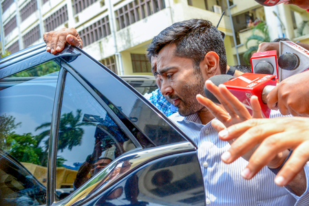 Bengal: Abhishek Banerjee leaves ED office after 11-hour questioning Bengal: Abhishek Banerjee leaves ED office after 11-hour questioning