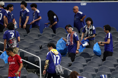 Class is permanent: ‘Impeccable’ Japanese fans praised for tidying up Dallas Stadium after FIFA WC thriller against Netherlands Class is permanent: ‘Impeccable’ Japanese fans praised for tidying up Dallas Stadium after FIFA WC thriller against Netherlands