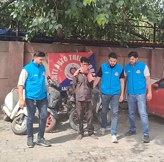 Notorious auto-lifter arrested in Delhi; four stolen two-wheelers recovered Notorious auto-lifter arrested in Delhi; four stolen two-wheelers recovered