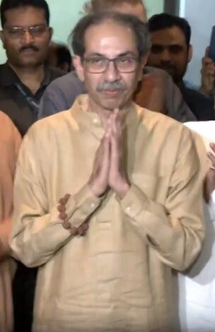 Uddhav camp under pressure as ‘hybrid’ turnout of MPs triggers fresh speculation Uddhav camp under pressure as ‘hybrid’ turnout of MPs triggers fresh speculation