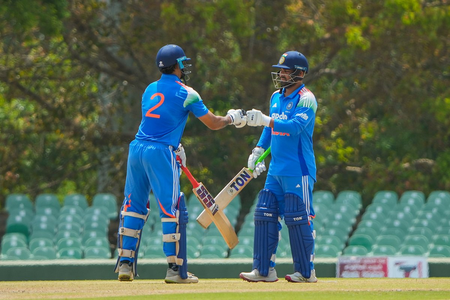 India ‘A’ docked 10 runs as penalty for running on the pitch against Sri Lanka ‘A’ India ‘A’ docked 10 runs as penalty for running on the pitch against Sri Lanka ‘A’