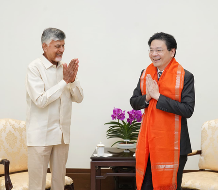Chandrababu Naidu meets Singapore PM, discusses partnership opportunities Chandrababu Naidu meets Singapore PM, discusses partnership opportunities