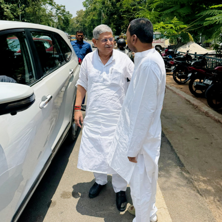 Bihar minister Nishant Kumar’s chance meeting with Lalan Singh in Patna attracts public attention Bihar minister Nishant Kumar’s chance meeting with Lalan Singh in Patna attracts public attention