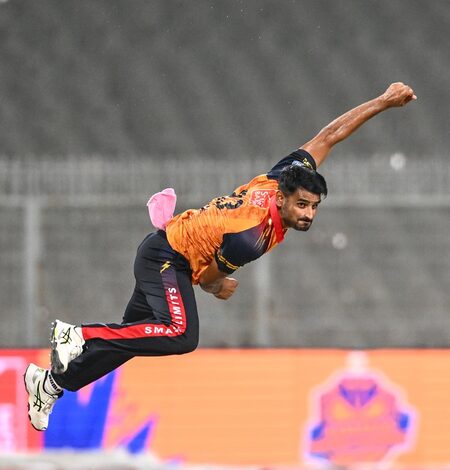 Bengal T20 League: Royal Tigers script first win; Smashers Malda cruise past Howrah Warriors (Ld) Bengal T20 League: Royal Tigers script first win; Smashers Malda cruise past Howrah Warriors (Ld)