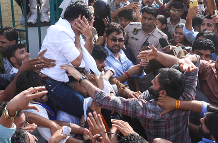 Abhijeet Dipke slapped by two youths during Jaipur protest Abhijeet Dipke slapped by two youths during Jaipur protest