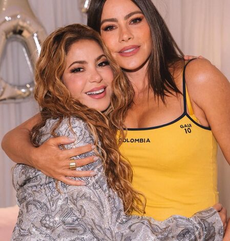 Sofia Vergara dances to ‘Hips Don’t Lie’ as Shakira celebrates her landmark 100th show Sofia Vergara dances to ‘Hips Don’t Lie’ as Shakira celebrates her landmark 100th show