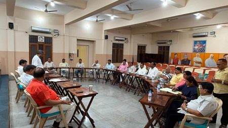 Jharkhand RS race heats up: NDA resorts to hotel stay, INDIA bloc holds mock polls Jharkhand RS race heats up: NDA resorts to hotel stay, INDIA bloc holds mock polls