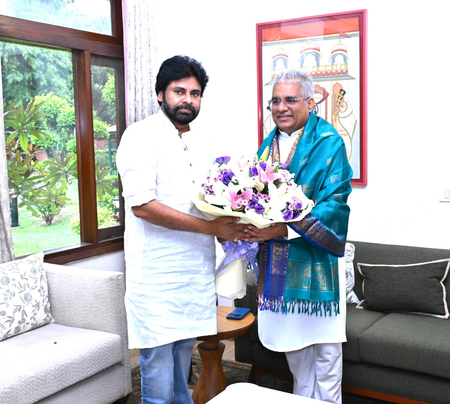Pawan Kalyan seeks Centre’s assistance for Andhra’s Great Green Wall initiative Pawan Kalyan seeks Centre’s assistance for Andhra’s Great Green Wall initiative