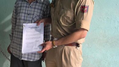 Notorious drug peddler booked in Anantnag, licences of two medical shops cancelled in Rajouri