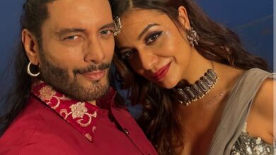 Divya Agarwal poses with Akashdeep Saigal on ‘Naagin’ set, says she’s ‘glad’ to know Priyanka Chahar Choudhary